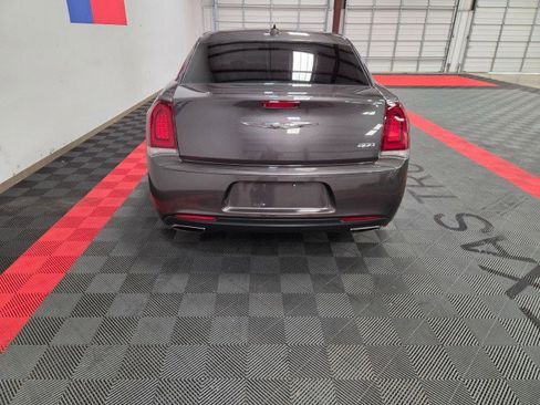 Used 2019 Chrysler 300 Touring w/ Sport Appearance Package image 20