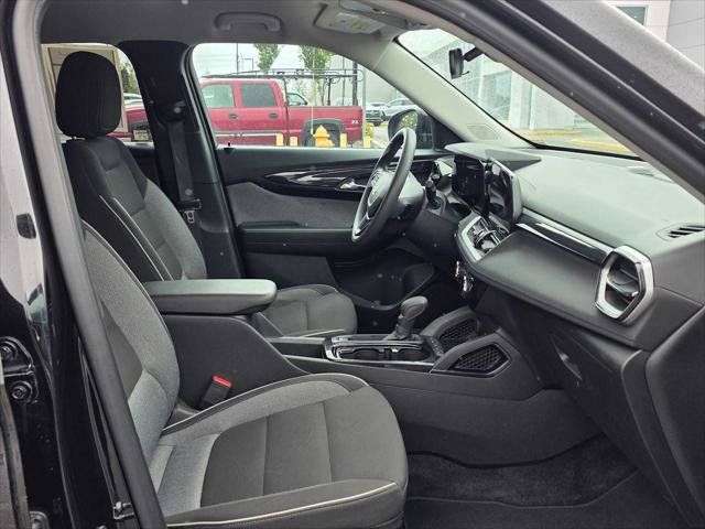 Used 2024 Chevrolet TrailBlazer LT AWD/4WD image 11