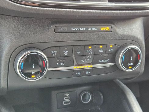 Used 2025 Ford Escape ST-Line FWD image 18