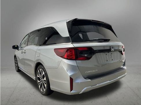 New 2026 Honda Odyssey Elite image 3