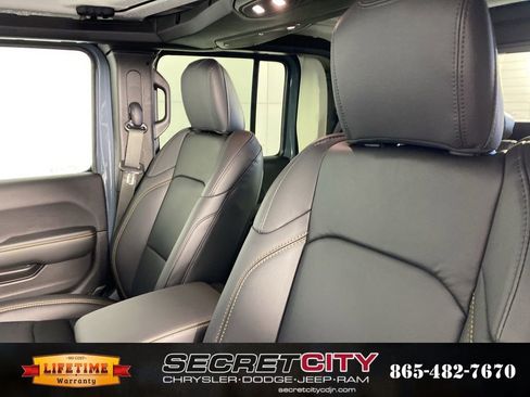 New 2026 Jeep Gladiator Sport image 10