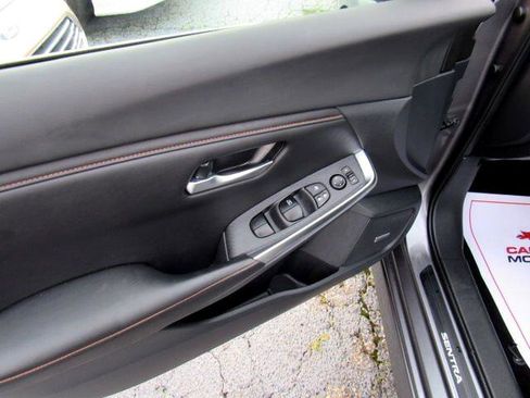 Used 2021 Nissan Sentra SR w/ SR Premium Package image 17