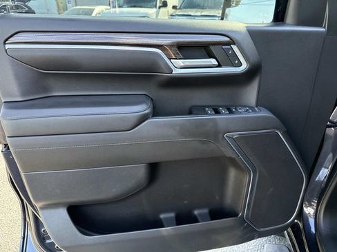 Used 2022 Chevrolet Silverado 1500 LT AWD/4WD image 17
