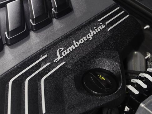 Used 2022 Lamborghini Urus image 33