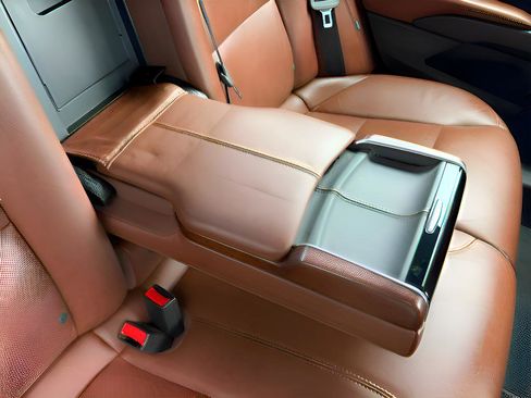 Used 2015 Cadillac XTS Premium image 24