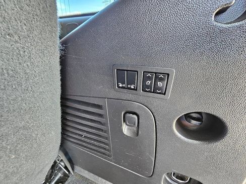 Used 2015 Cadillac Escalade Luxury image 39