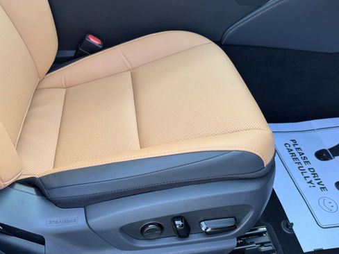 Used 2024 Lexus ES 350 w/ Premium Package image 19