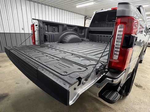 Used 2024 Ford F250 Lariat w/ Chrome Package image 11