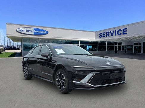 Certified 2024 Hyundai Sonata SEL FWD image 2