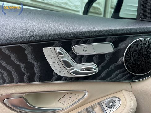 Used 2016 Mercedes-Benz C 300 Sedan w/ Premium 1 Package image 38