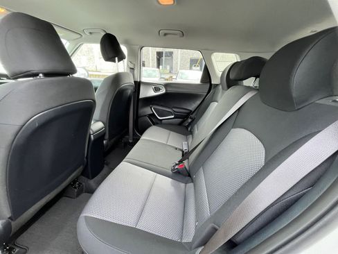 Used 2025 Kia Soul LX w/ LX Technology Package image 23
