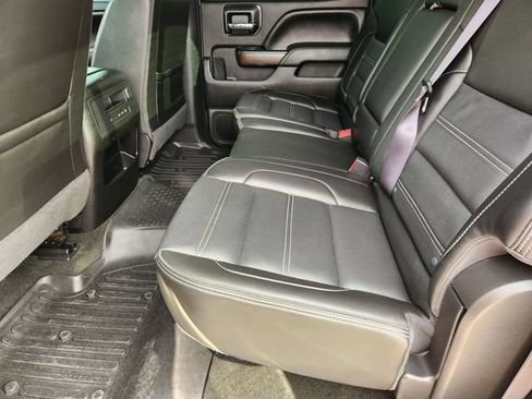 Used 2017 GMC Sierra 2500 Denali w/ Duramax Plus Package AWD/4WD image 30