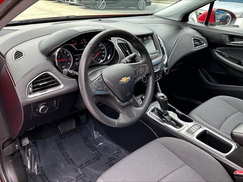 Used 2019 Chevrolet Cruze LT w/ Convenience Package image 18