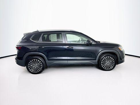 Used 2026 Volkswagen Taos SE FWD image 10