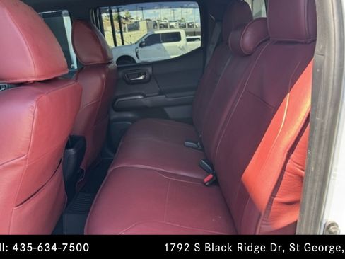 Used 2021 Toyota Tacoma TRD Sport AWD/4WD image 4