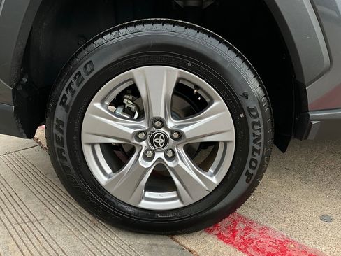 Used 2025 Toyota RAV4 XLE image 9