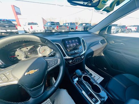 Used 2023 Chevrolet Equinox Premier image 24