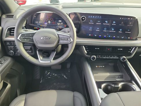 New 2026 Chevrolet Suburban Z71 w/ Z71 Off-Road Package image 4