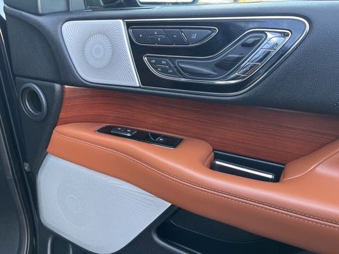 Used 2021 Lincoln Navigator L Reserve w/ Luxury Package image 24