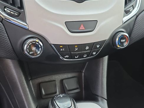 Used 2017 Chevrolet Cruze LS FWD image 22