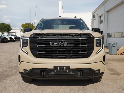 Used 2022 GMC Sierra 1500 Elevation w/ LPO, Elevation Black Package AWD/4WD image 2