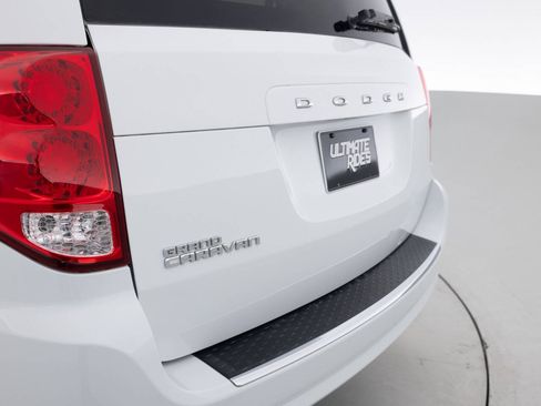 Used 2016 Dodge Grand Caravan SE w/ Quick Order Package 29E SE FWD image 16
