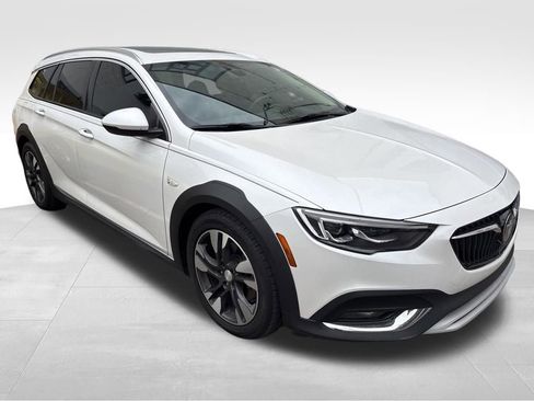 Used 2019 Buick Regal Essence w/ Driver Confidence Package I AWD/4WD image 5