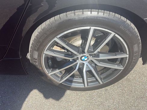 Used 2020 BMW 330i Sedan w/ Premium Package image 10