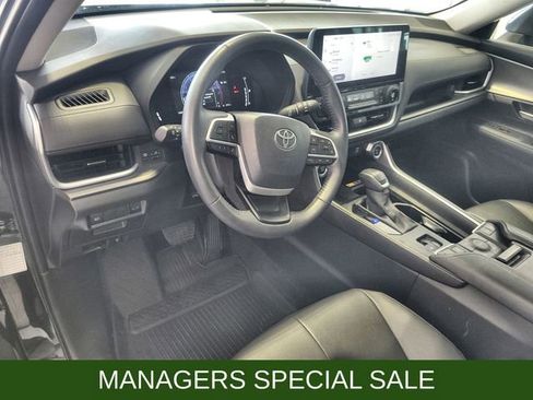 Used 2025 Toyota Grand Highlander AWD image 14