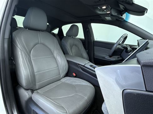 Used 2020 Toyota Avalon Limited image 13