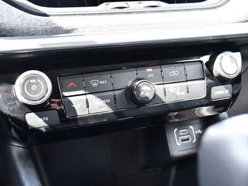 Used 2022 Jeep Compass Latitude AWD/4WD image 29