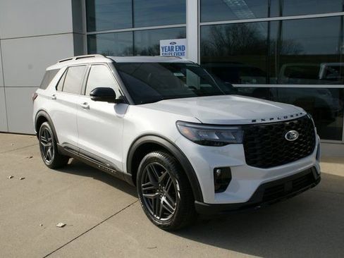 New 2026 Ford Explorer ST-Line w/ ST-Line Street Pack image 7