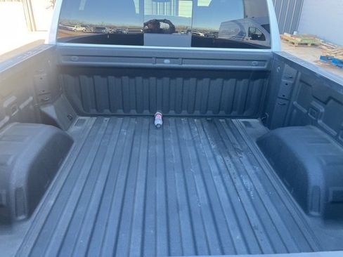 Used 2024 GMC Sierra 1500 SLT image 6