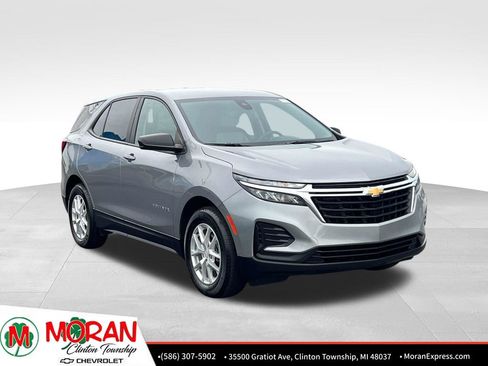 Certified 2024 Chevrolet Equinox LS w/ LS Convenience Package FWD image 9