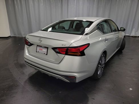 Used 2024 Nissan Altima 2.5 SV image 8