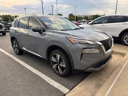 Used 2022 Nissan Rogue SL w/ SL Premium Package FWD image 4