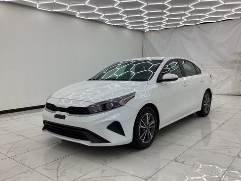 Used 2023 Kia Forte LXS image 6