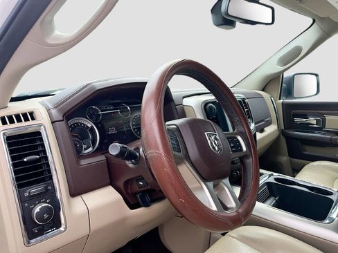 Used 2016 RAM 1500 Laramie w/ Convenience Group image 9