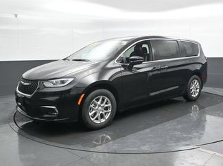 New 2026 Chrysler Pacifica Select FWD video 2