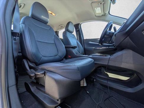Used 2023 Chevrolet Bolt EUV Premier FWD image 19