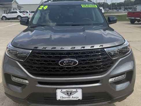 Used 2024 Ford Explorer XLT w/ Equipment Group 202A AWD/4WD image 9