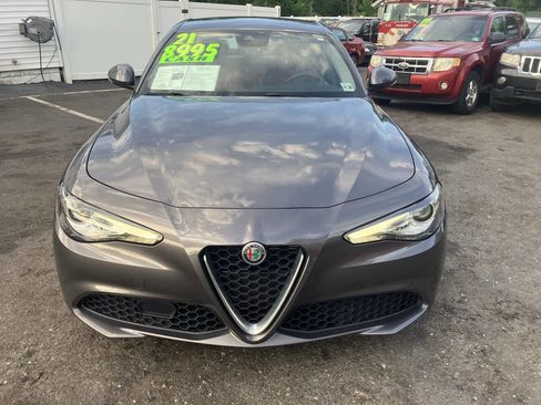 Used 2021 Alfa Romeo Giulia Sprint w/ Cold Weather Package AWD/4WD image 4