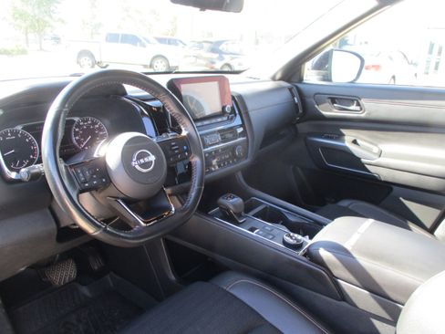 Used 2023 Nissan Pathfinder Rock Creek image 16