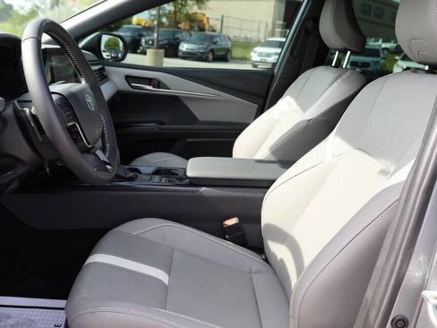 Used 2026 Toyota Camry SE FWD image 13