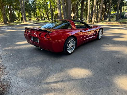 Used 2002 Chevrolet Corvette Coupe w/ Preferred Equipment Group1 RWD image 5