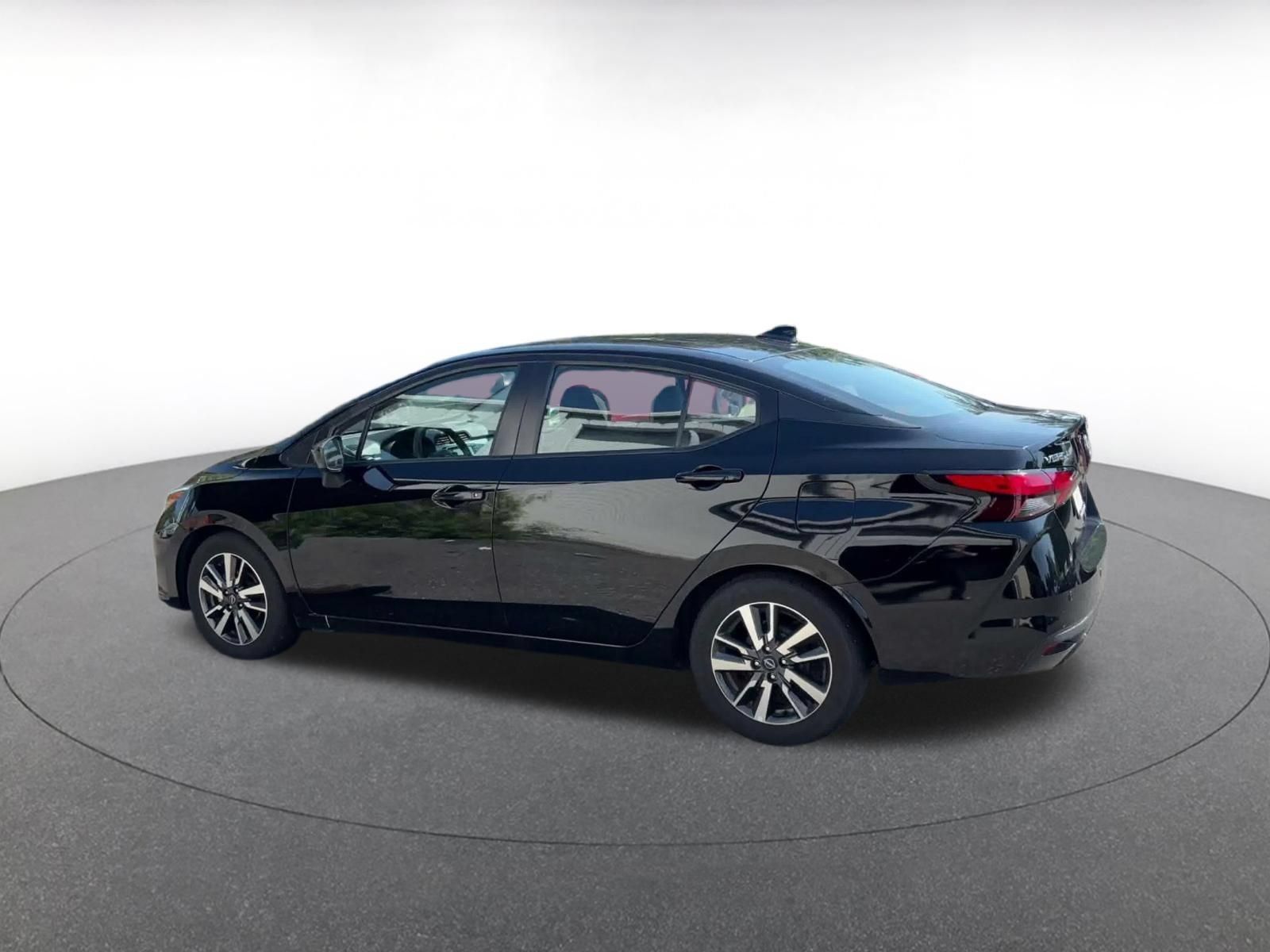 Used 2025 Nissan Versa SV FWD image 8
