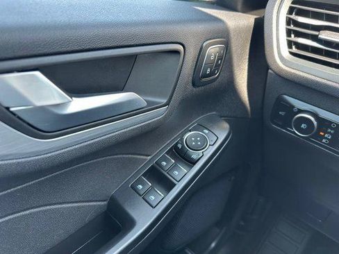 Used 2025 Ford Escape Platinum AWD/4WD image 38