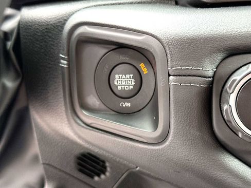 Used 2024 Jeep Gladiator Rubicon AWD/4WD image 28
