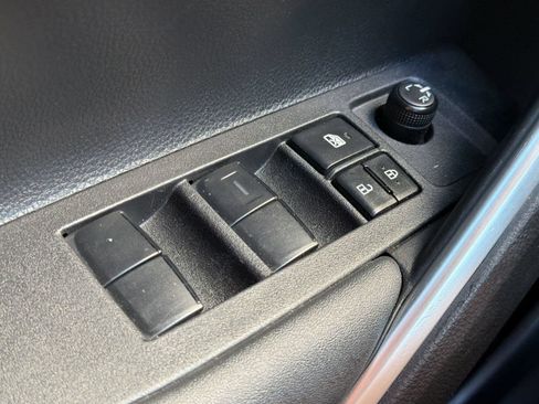 Used 2022 Toyota Corolla Cross LE w/ Moonroof Package FWD image 15