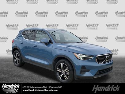 Used 2025 Volvo XC40 B5 Core